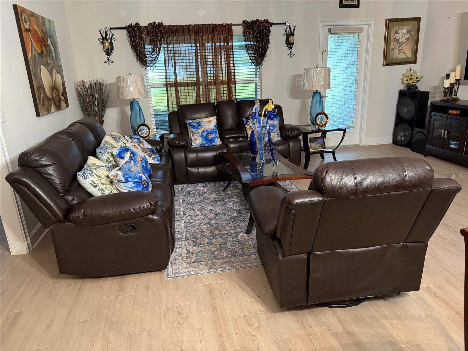 Image 4 of 8 For 333 Cimarron Court