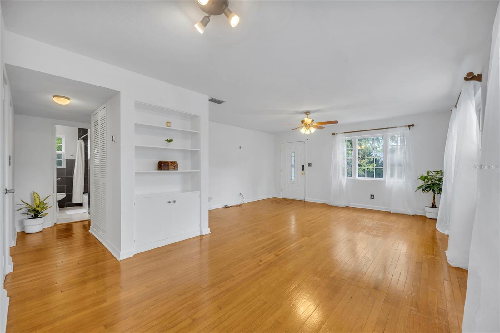 Image 11 of 37 For 612 Kaley Street