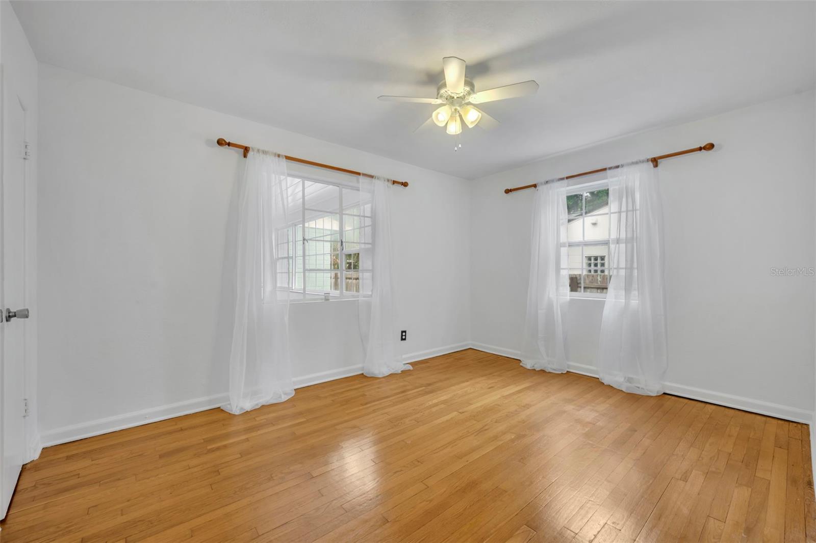 Image 12 of 37 For 612 Kaley Street