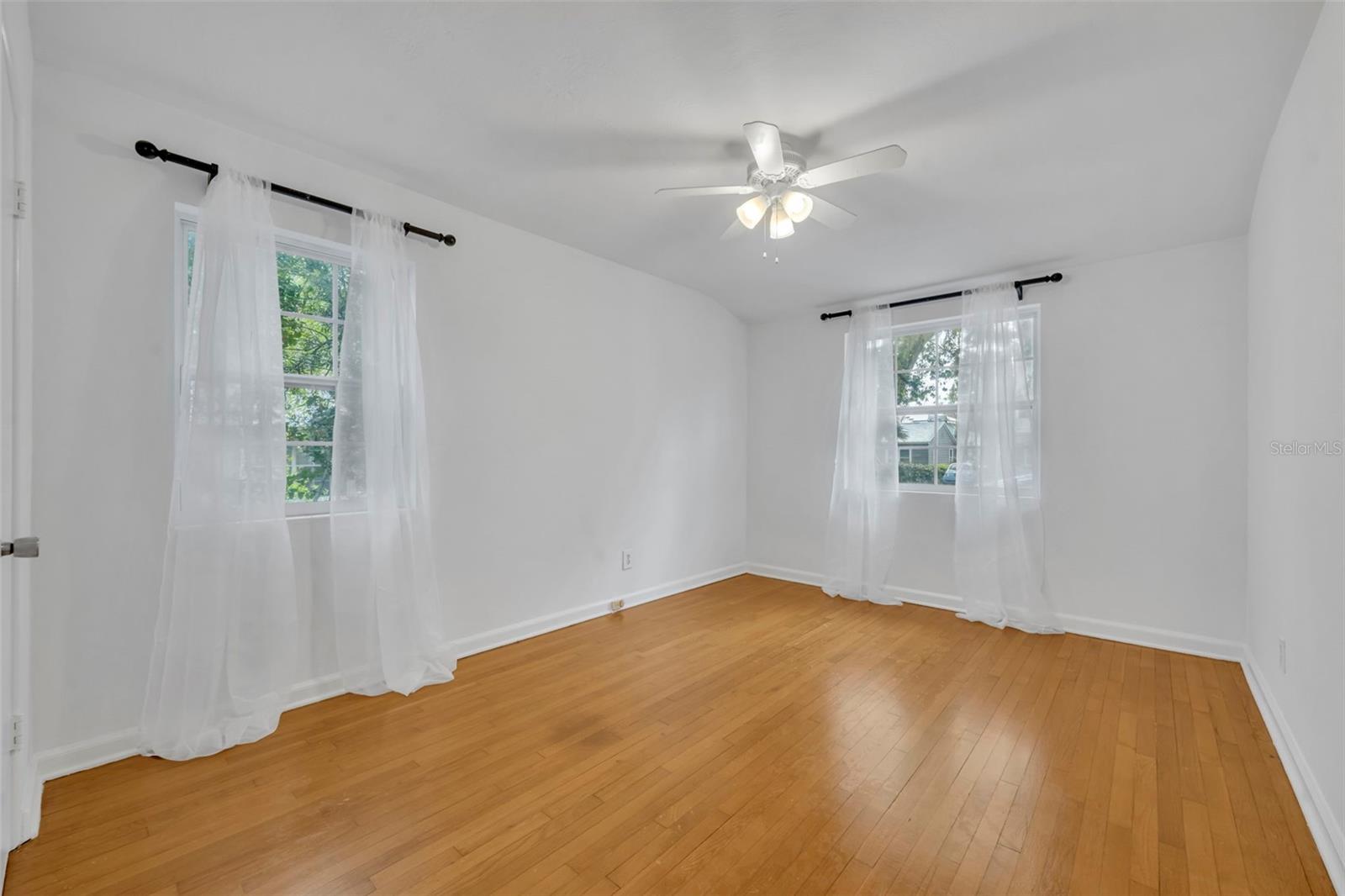 Image 13 of 37 For 612 Kaley Street