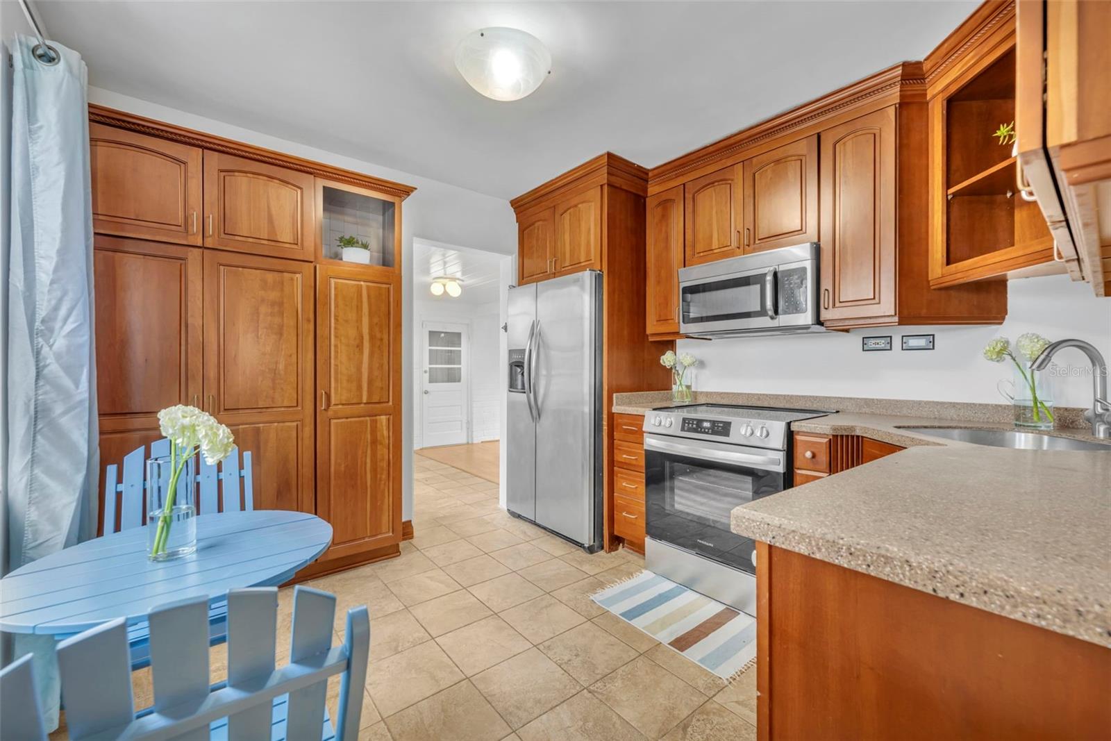 Image 16 of 37 For 612 Kaley Street