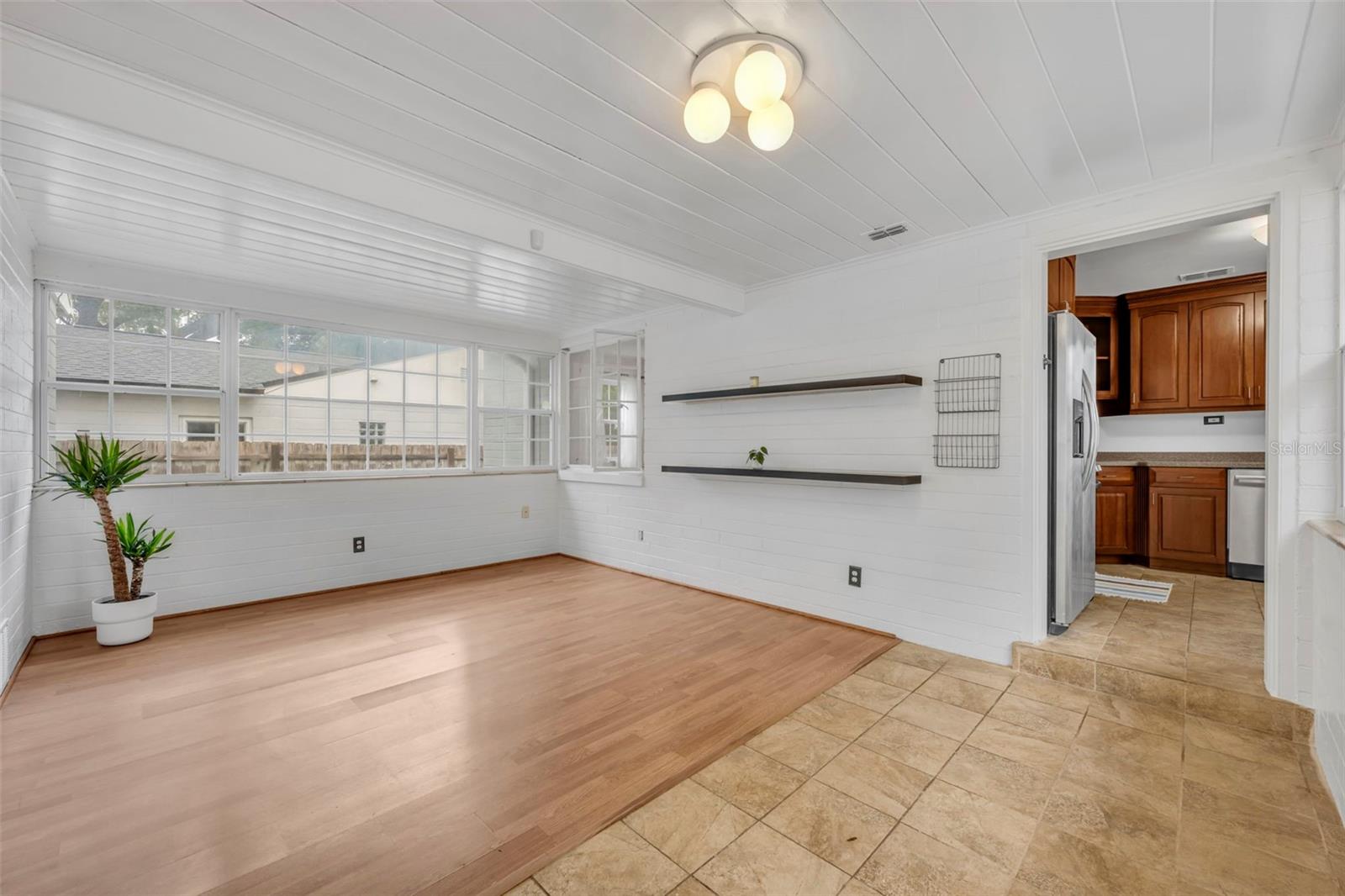 Image 23 of 37 For 612 Kaley Street