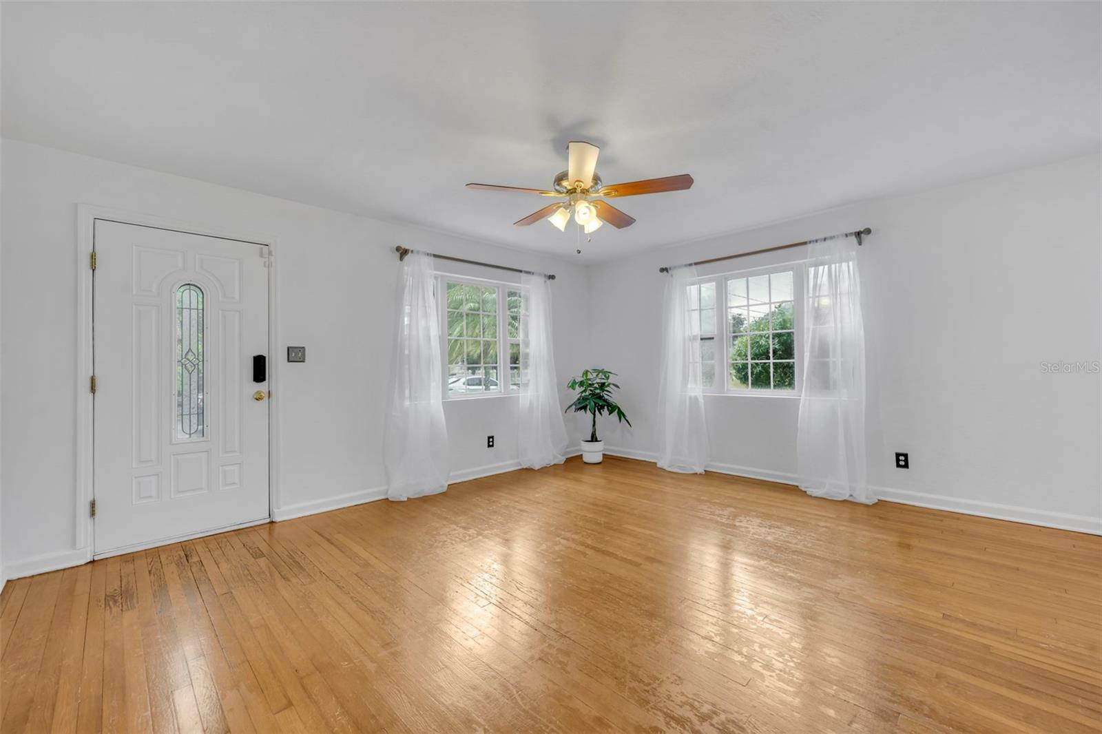 Image 7 of 37 For 612 Kaley Street