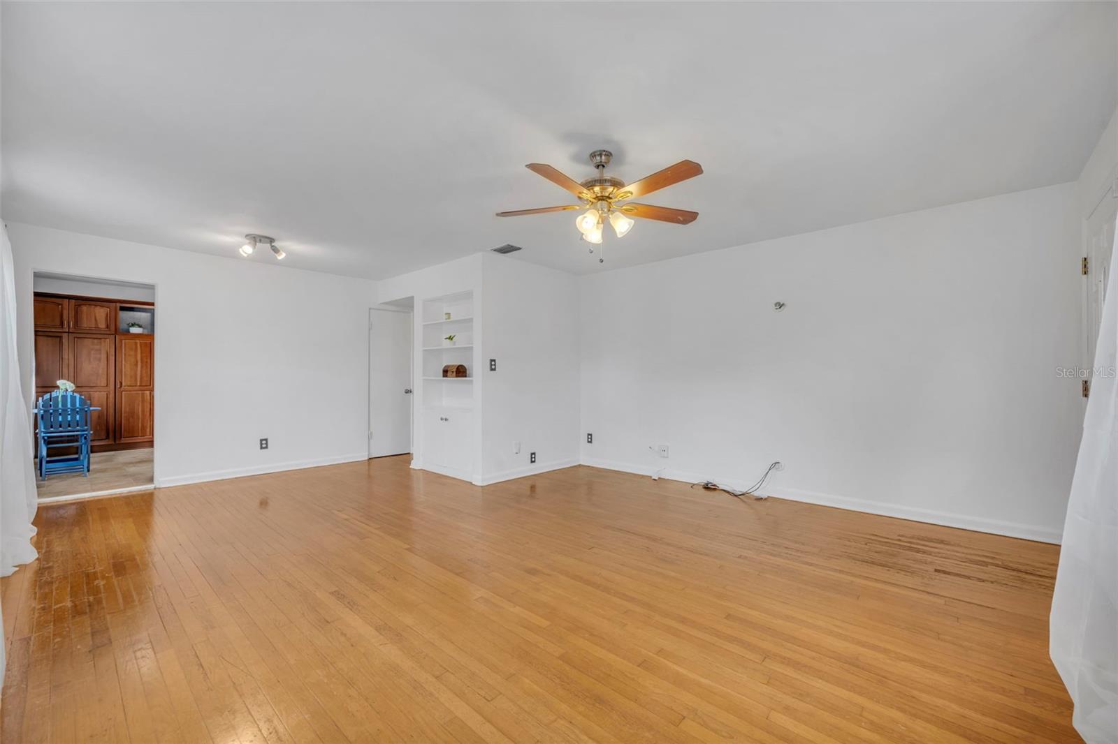 Image 9 of 37 For 612 Kaley Street