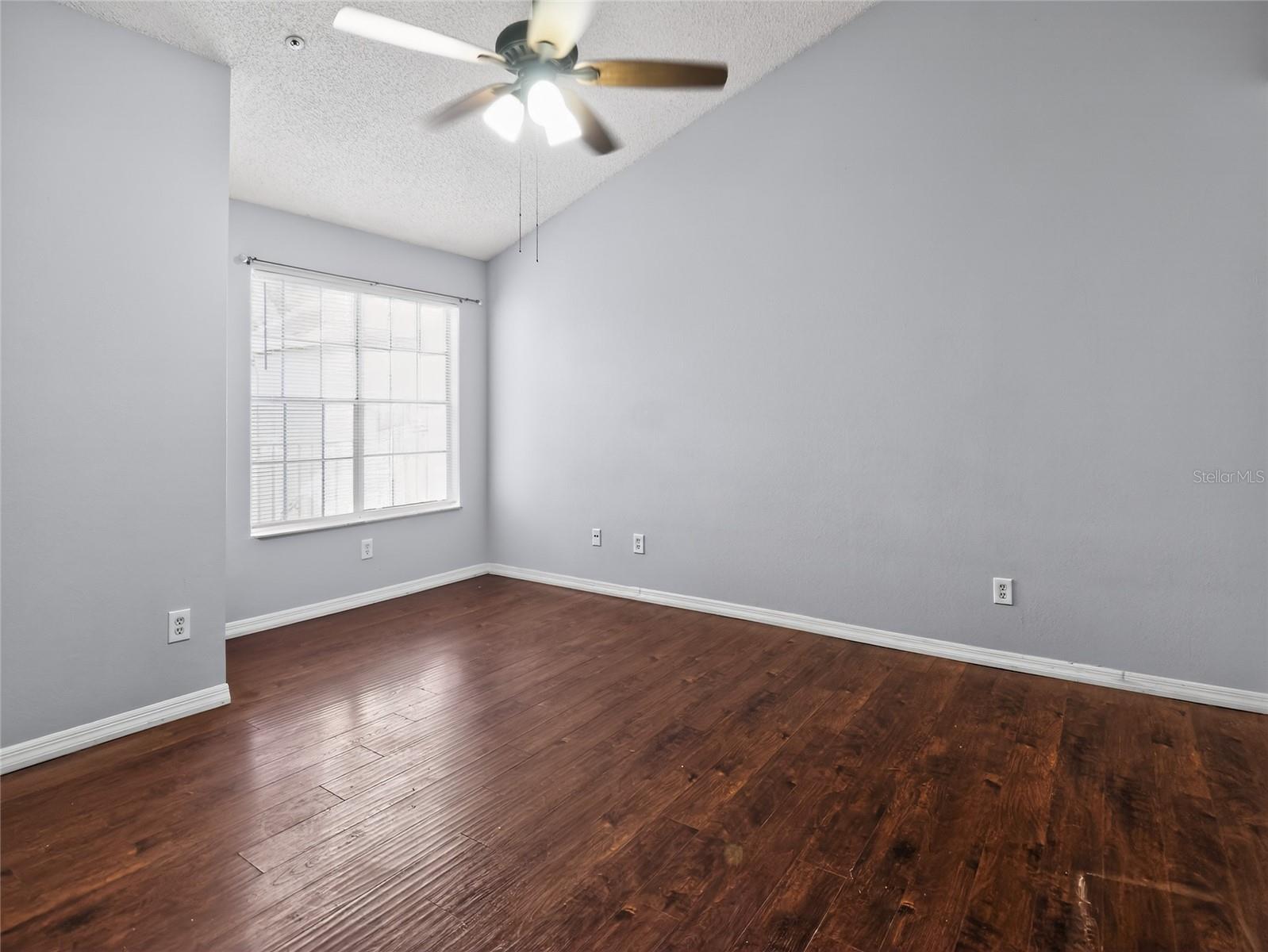 Image 22 of 28 For 682 Youngstown Parkway 334