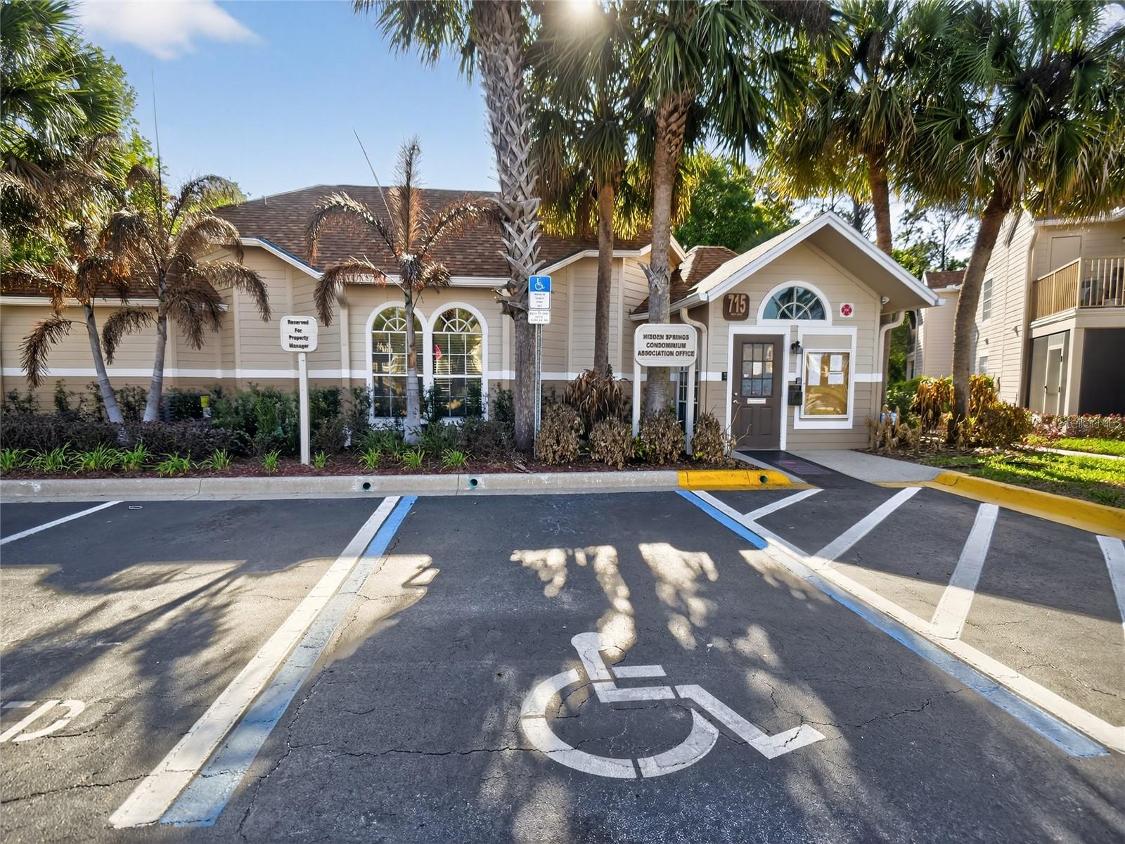 Image 26 of 28 For 682 Youngstown Parkway 334