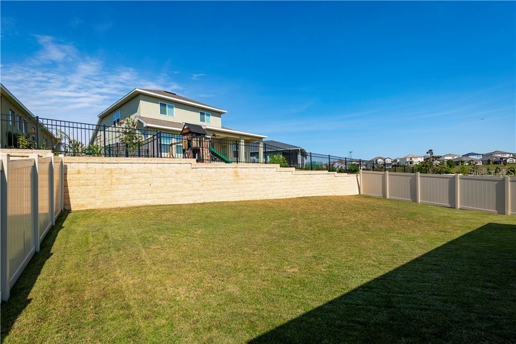 Image 19 of 27 For 17004 Gathering Place Circle