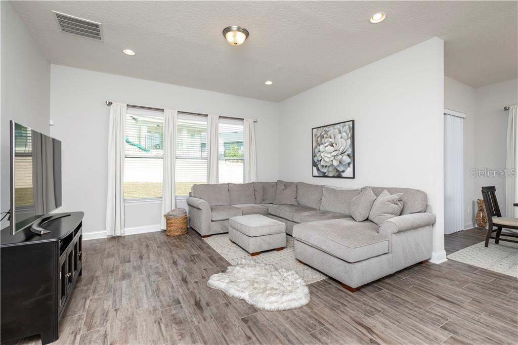 Image 7 of 27 For 17004 Gathering Place Circle