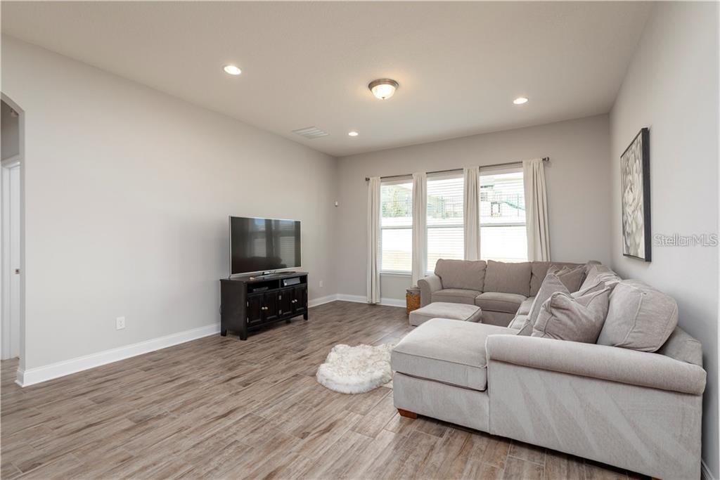 Image 8 of 27 For 17004 Gathering Place Circle