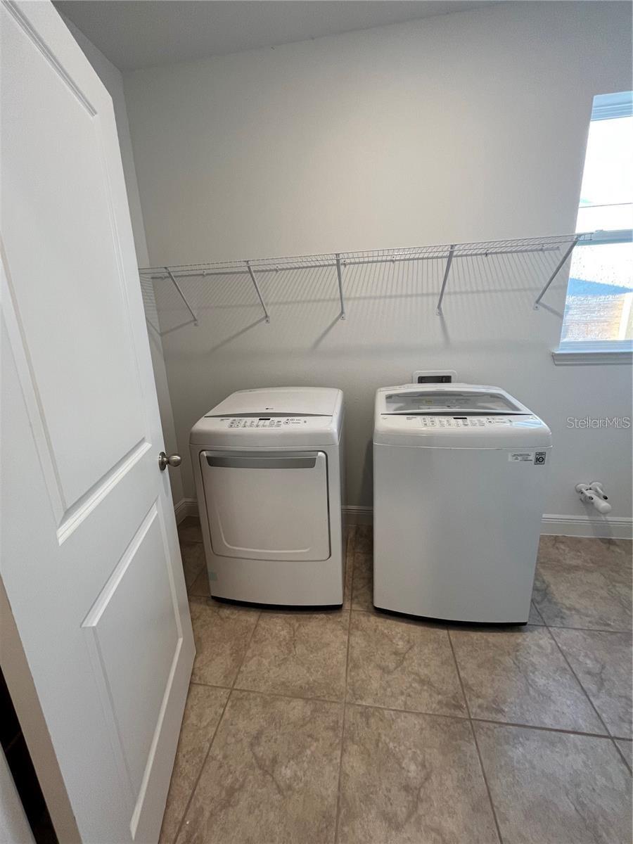 Image 17 of 23 For 14815 Milfoil Avenue