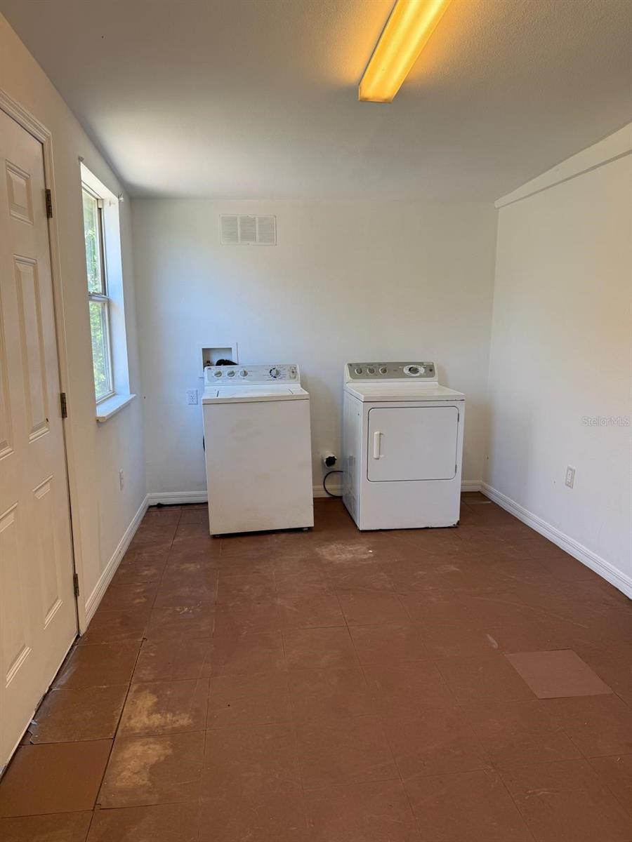 Image 11 of 25 For 7644 Arlene Avenue