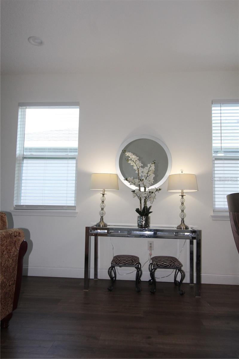 Image 16 of 27 For 821 Land Avenue