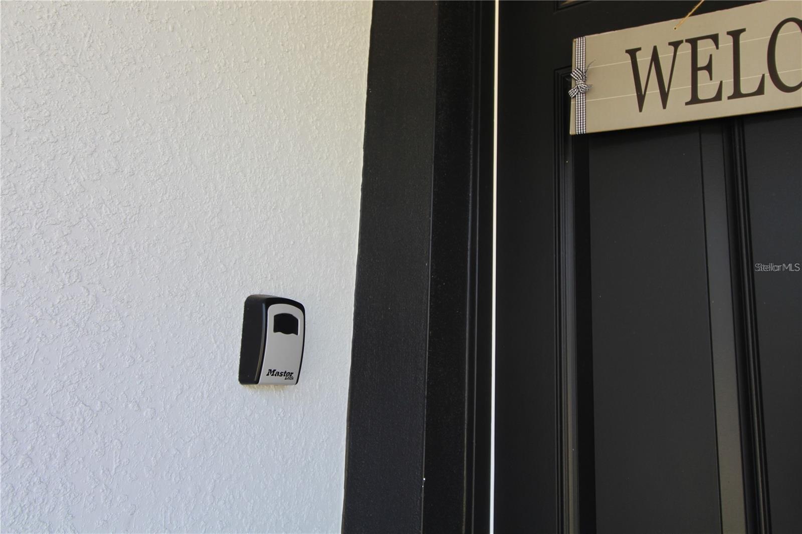 Image 27 of 27 For 821 Land Avenue