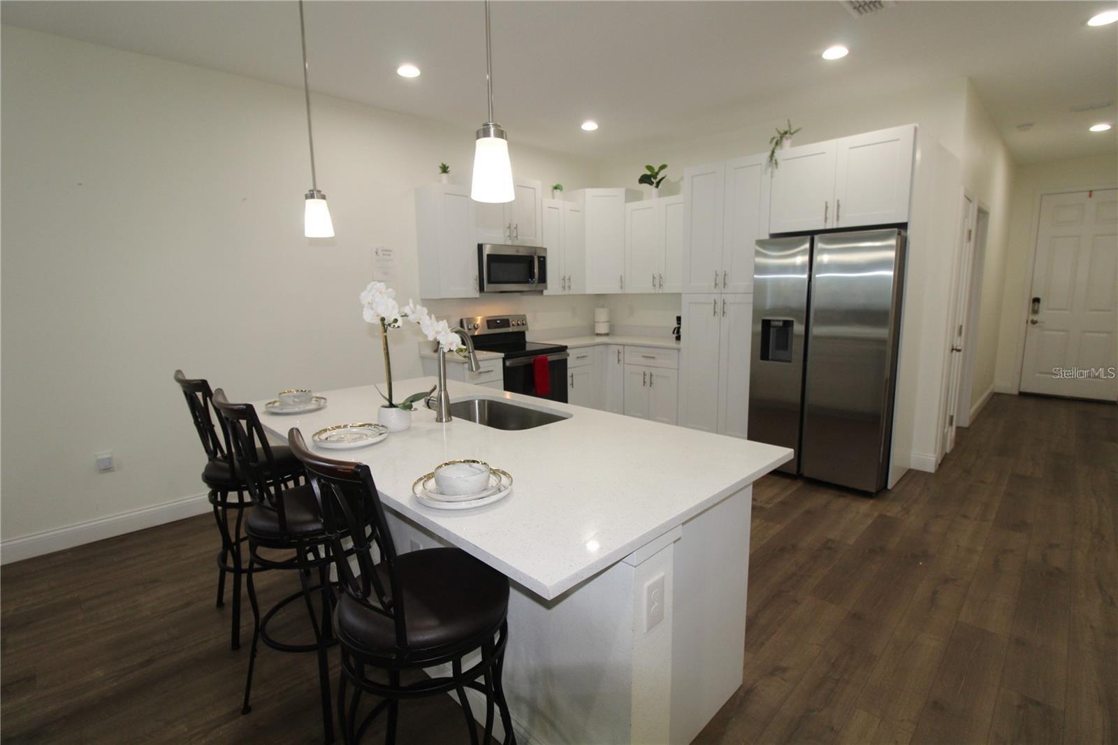 Image 3 of 27 For 821 Land Avenue