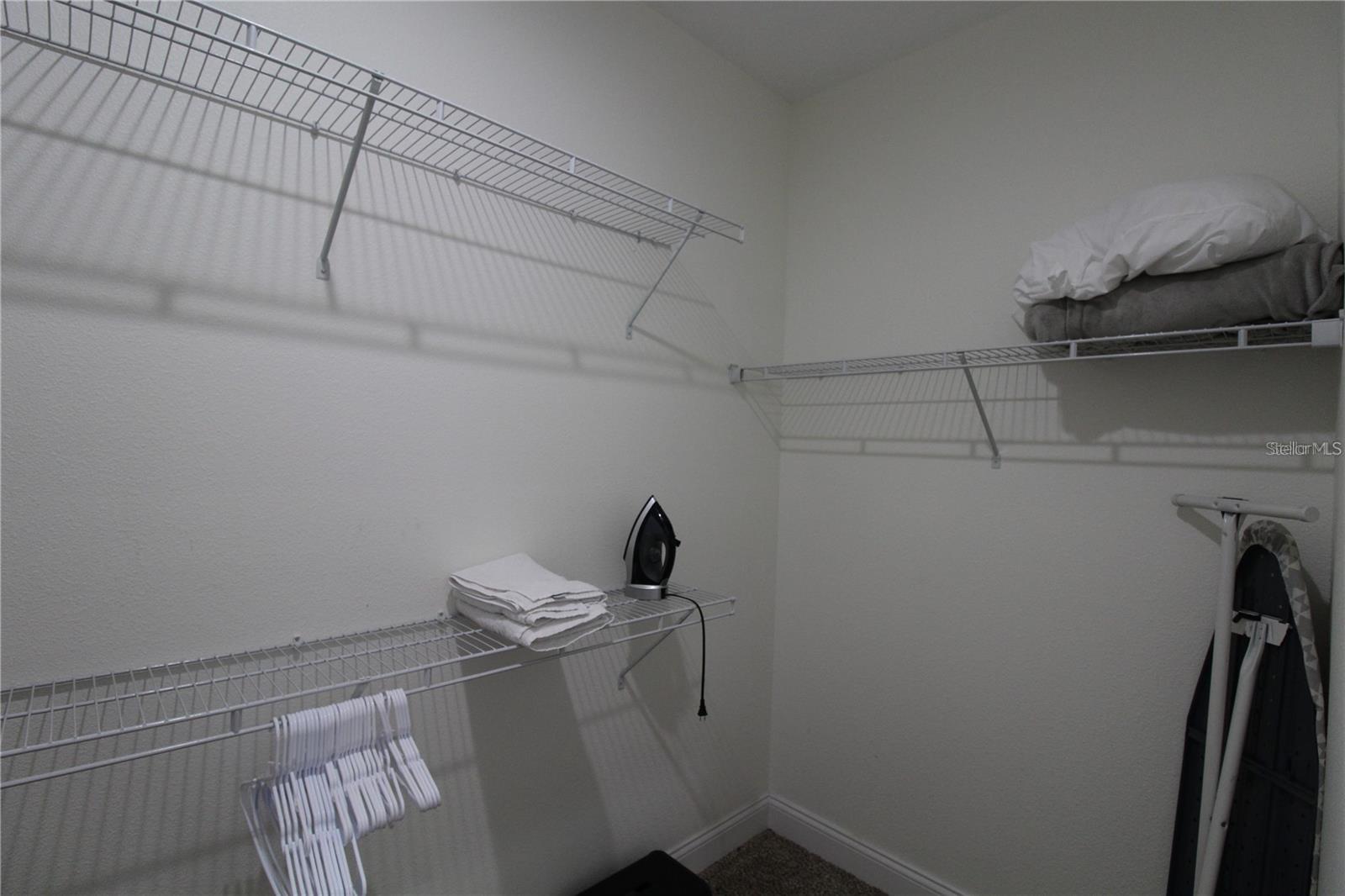 Image 9 of 27 For 821 Land Avenue