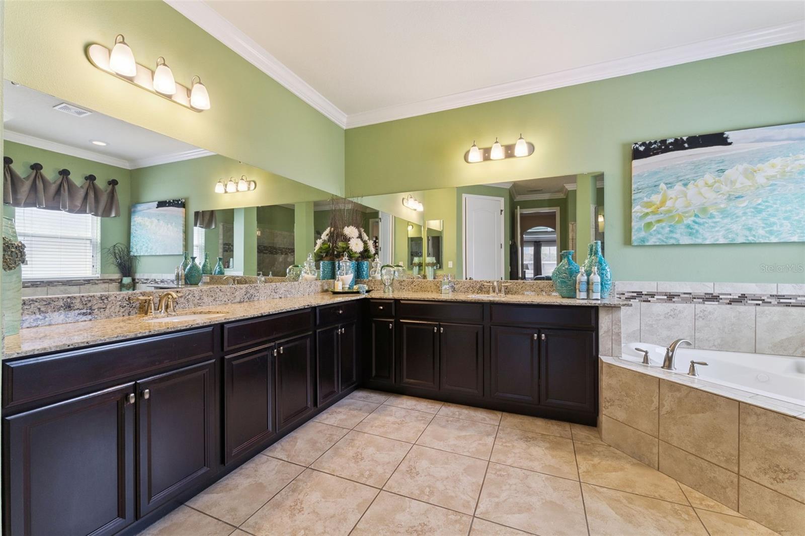 Image 34 of 60 For 15393 Sandfield Loop