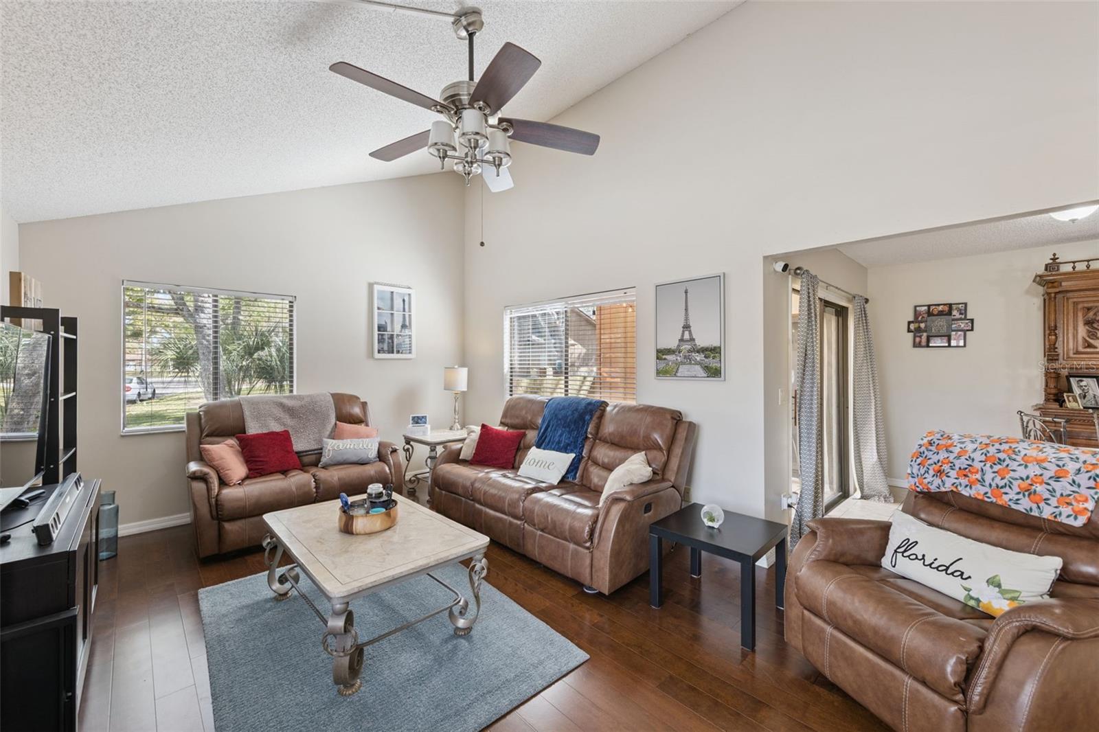 Image 5 of 20 For 371 Pinesong Drive 371