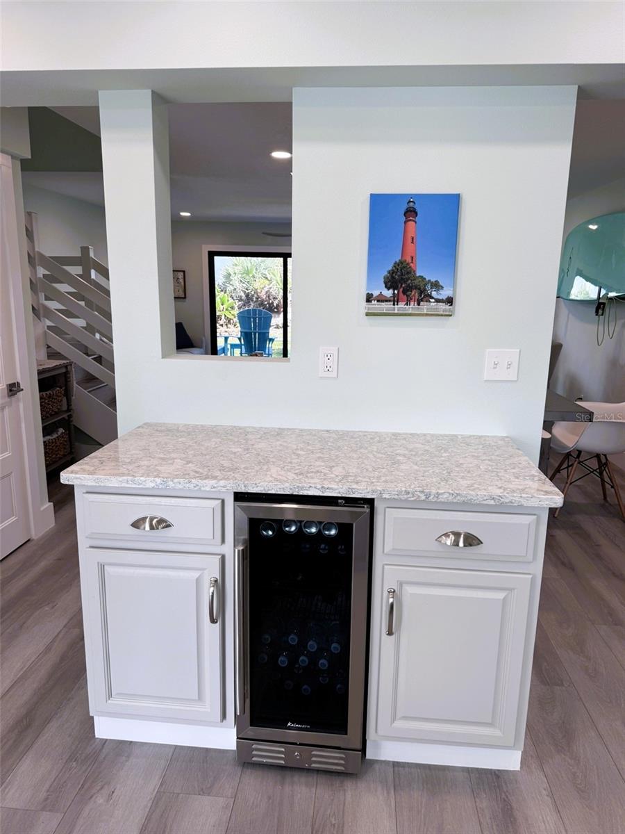 Image 4 of 27 For 4783 Atlantic Avenue E2