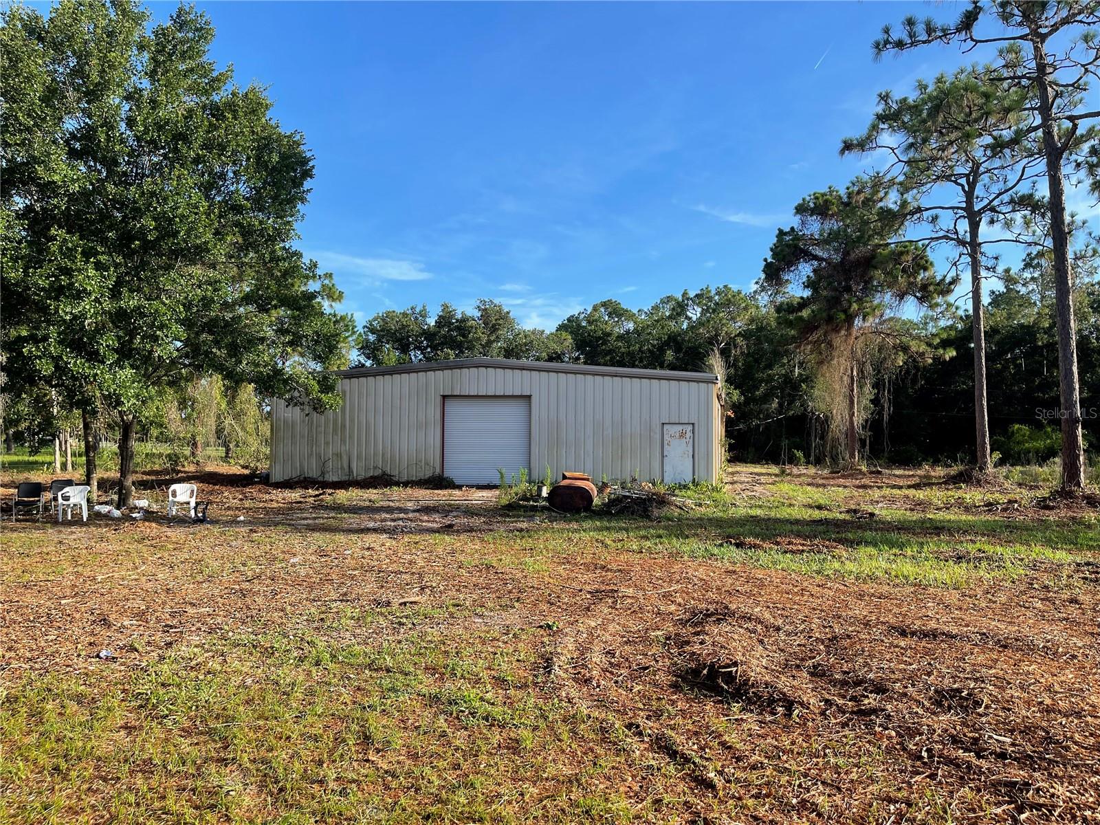 Image 21 of 49 For 3524 Hickory Tree Road