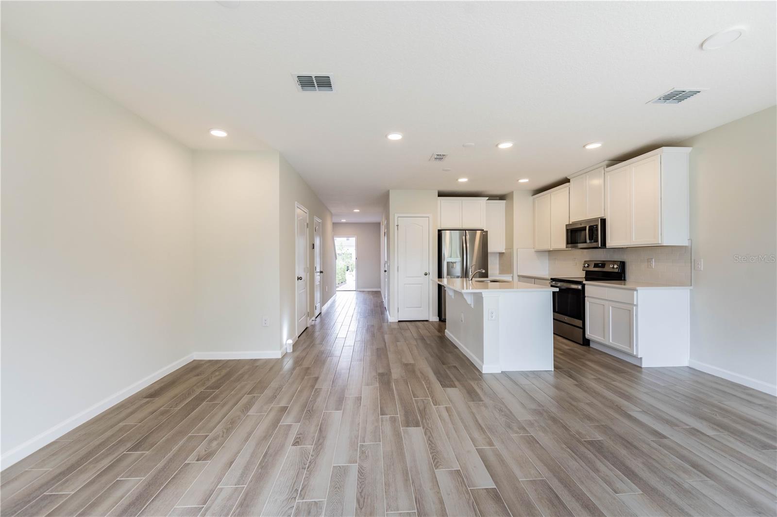 Image 10 of 45 For 2879 Narcoossee Commons Way