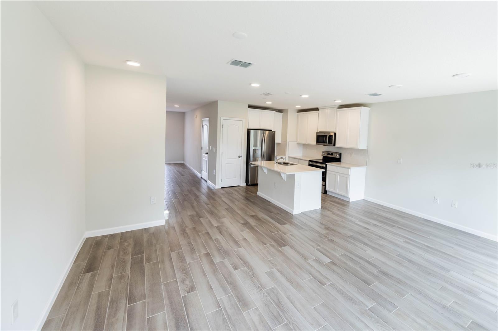 Image 9 of 45 For 2879 Narcoossee Commons Way