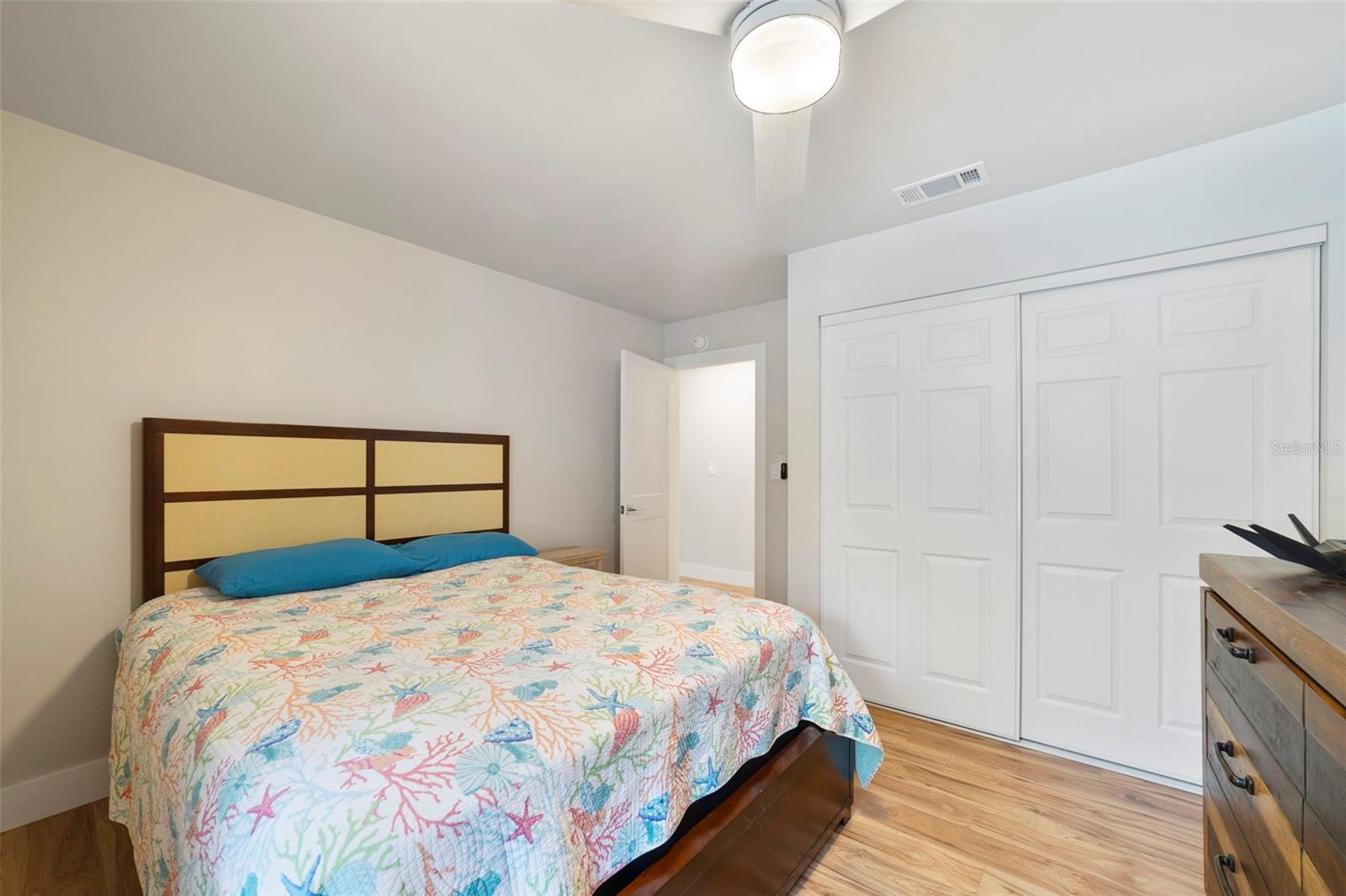 Image 27 of 37 For 905 Willow Run