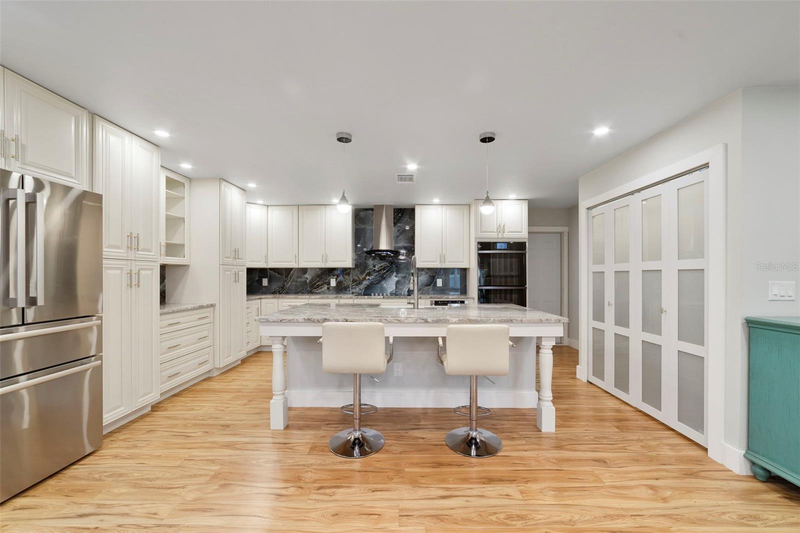 Image 3 of 37 For 905 Willow Run