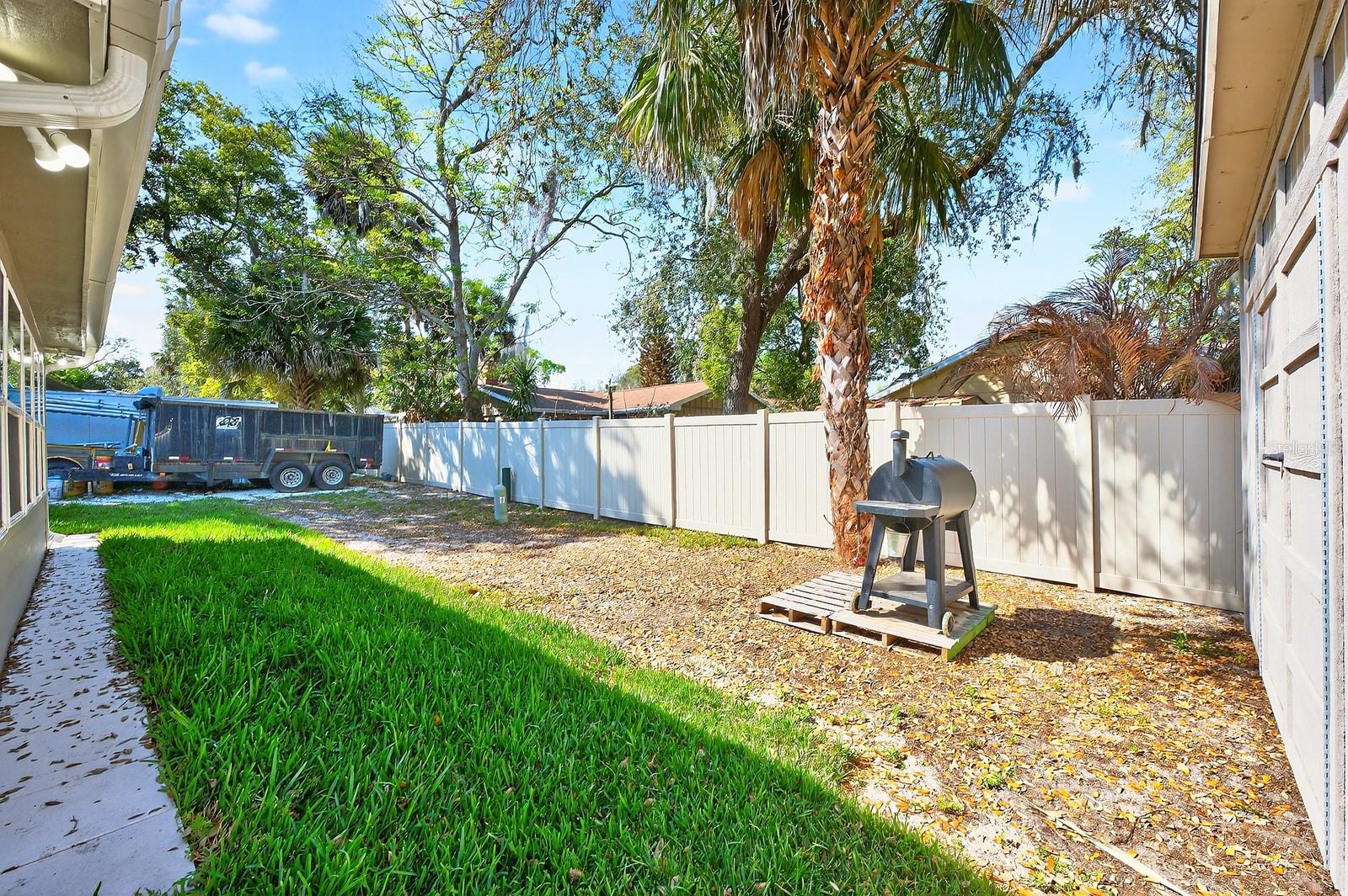 Image 30 of 37 For 905 Willow Run