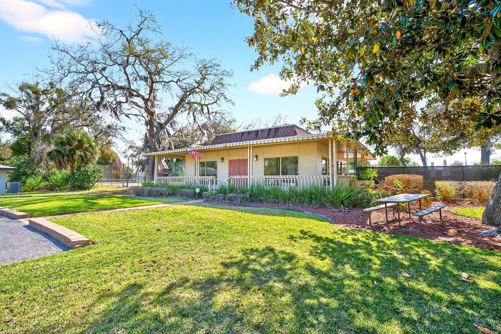 Image 31 of 37 For 905 Willow Run