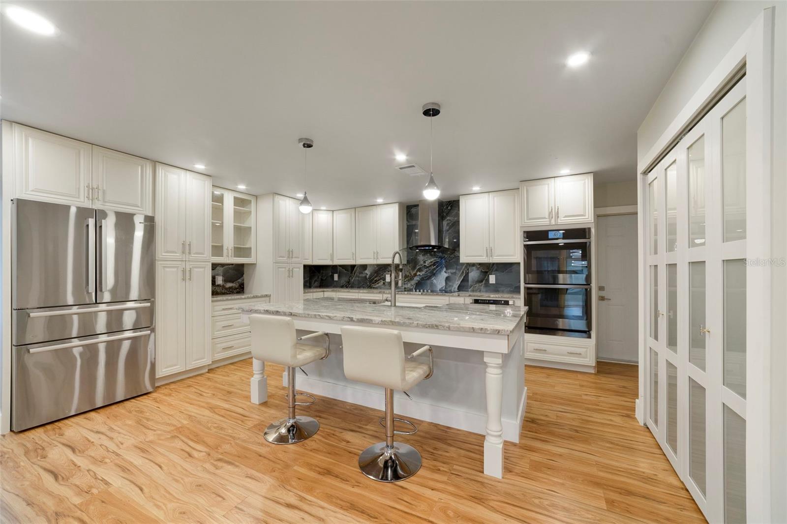 Image 4 of 37 For 905 Willow Run