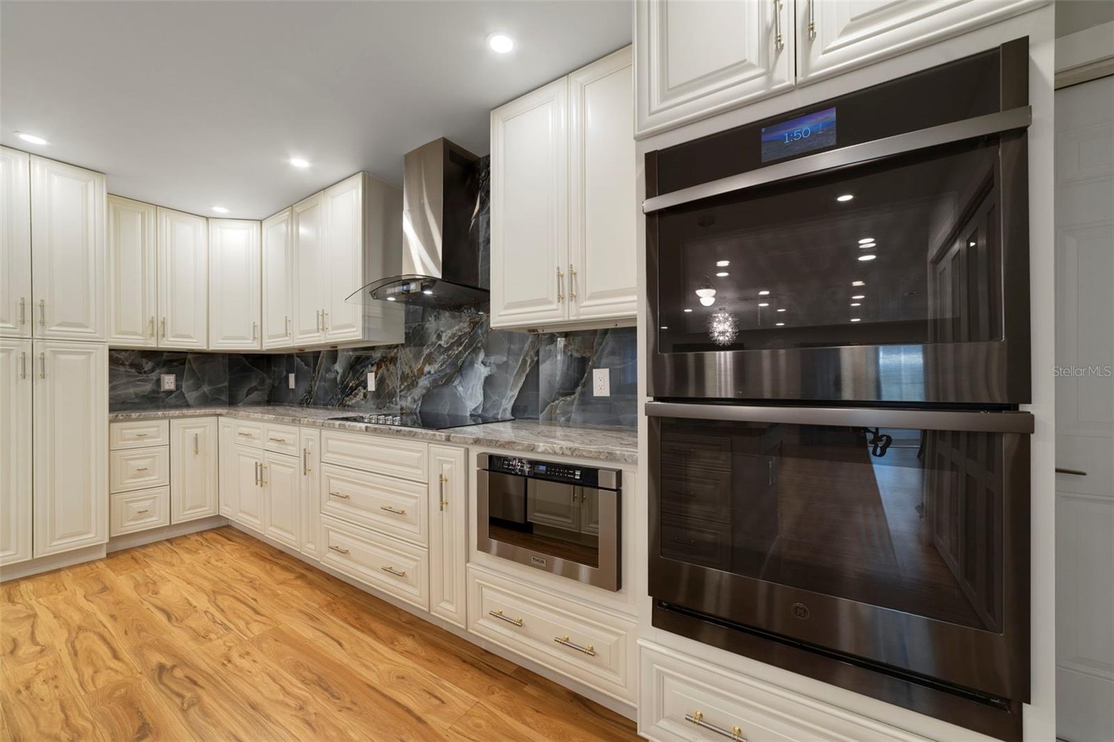 Image 6 of 37 For 905 Willow Run