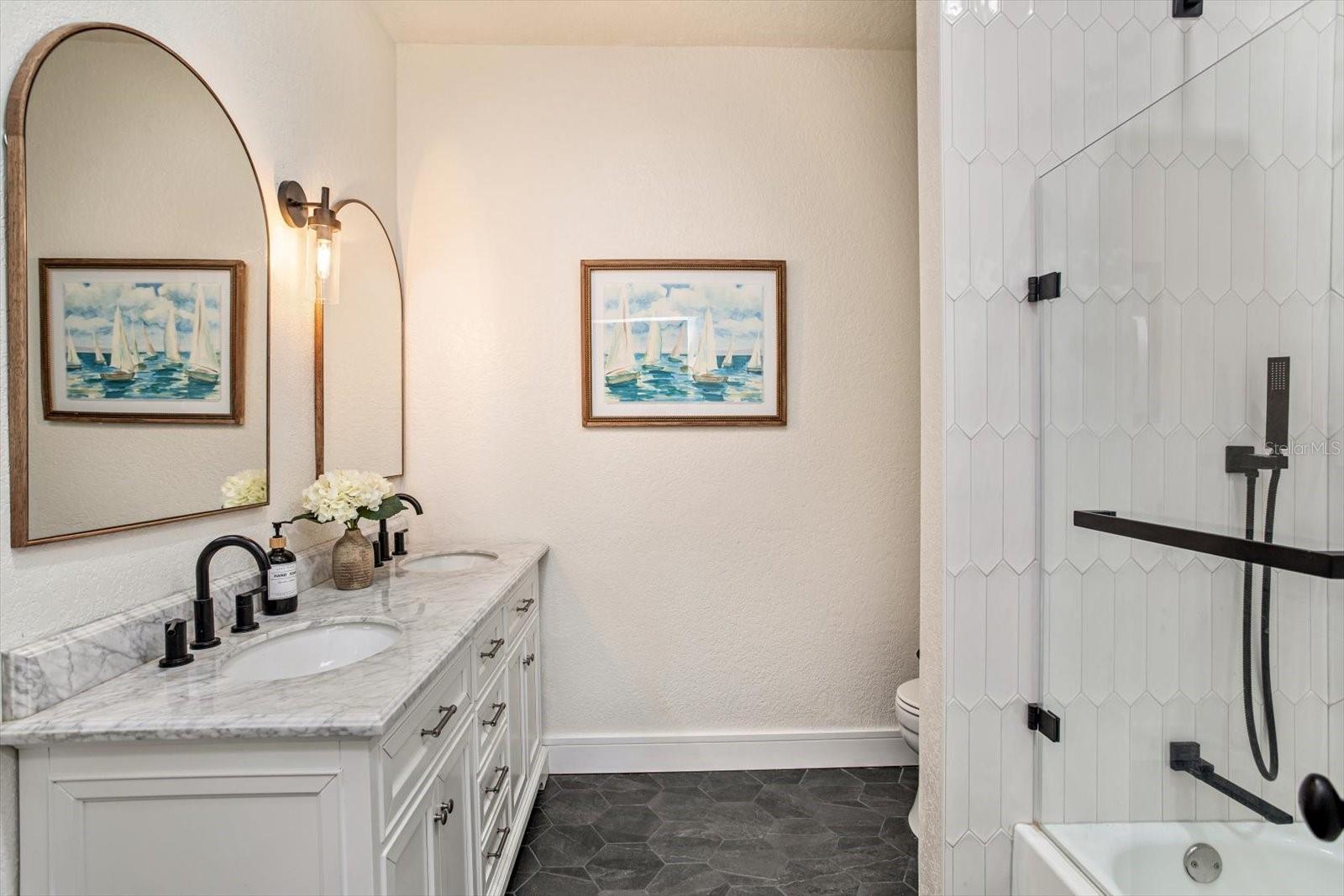 Image 28 of 33 For 106 Palm Street