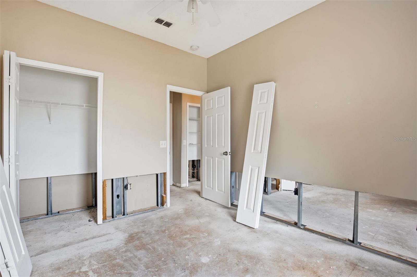 Image 27 of 39 For 12941 Kings Lake Drive