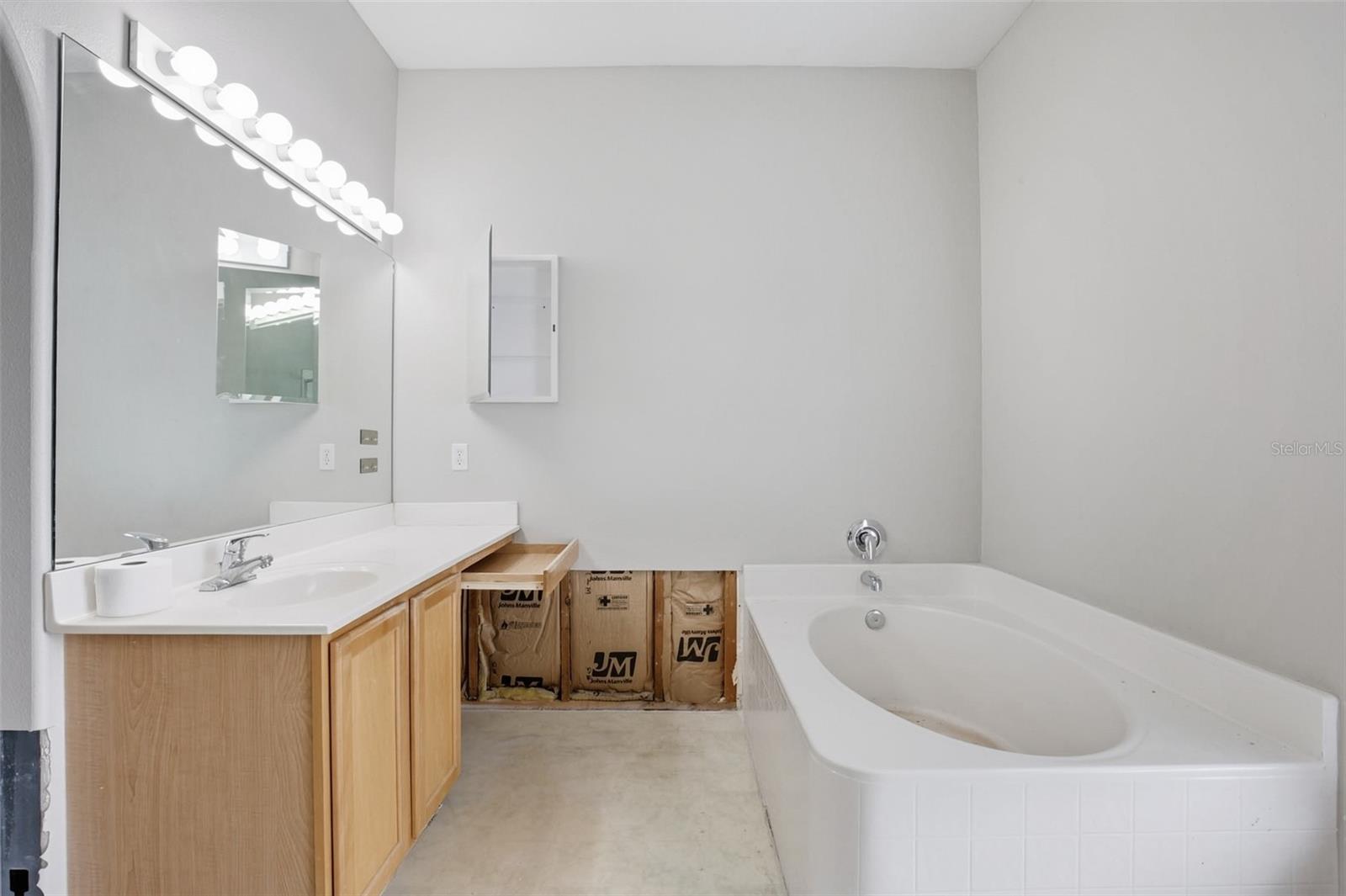 Image 35 of 39 For 12941 Kings Lake Drive