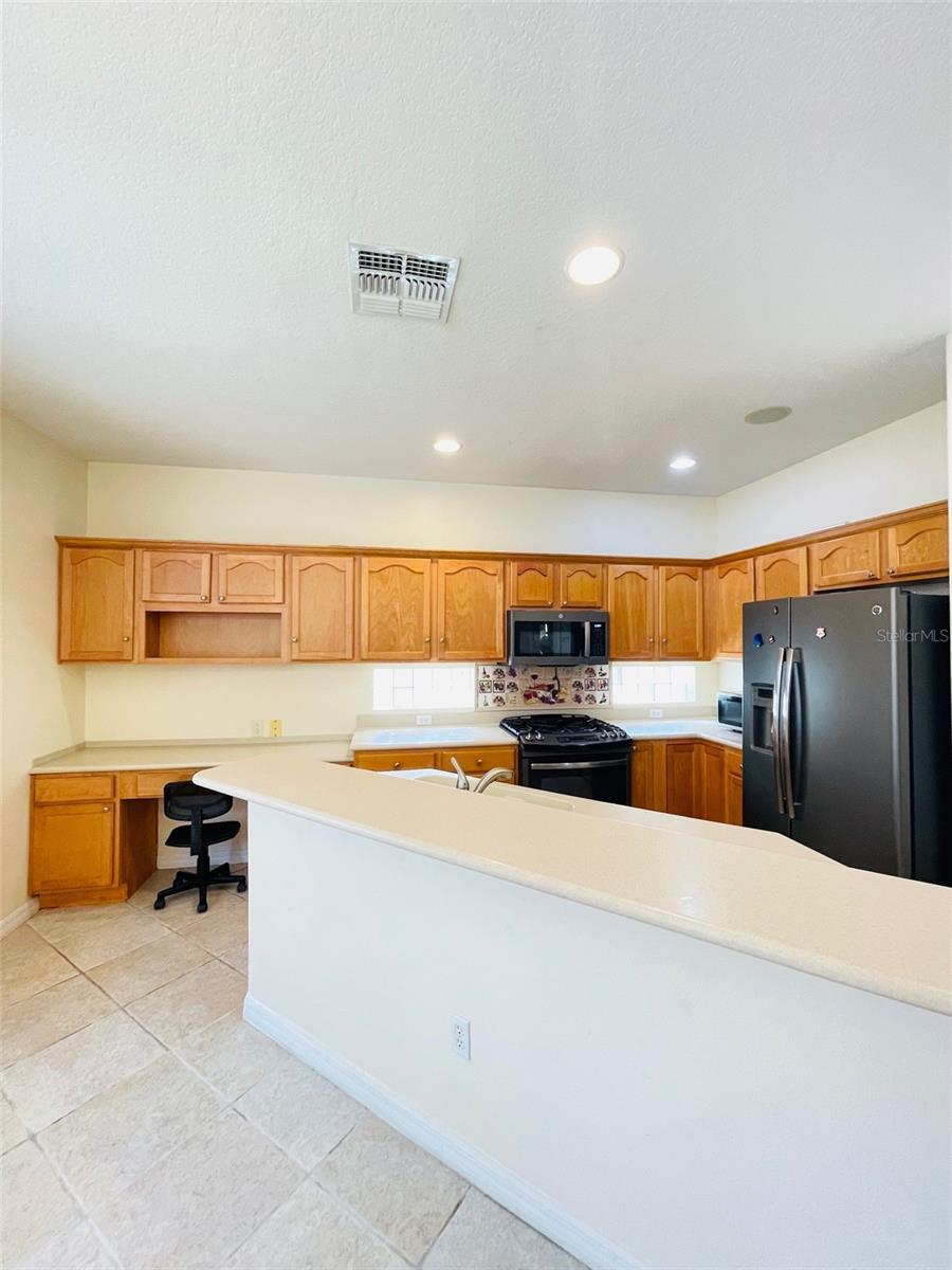 Image 13 of 30 For 935 Lascala Drive