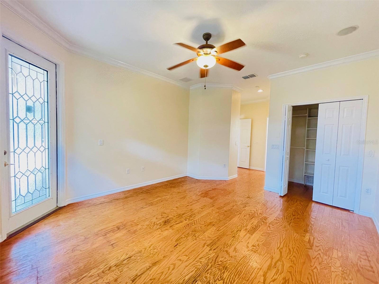 Image 14 of 30 For 935 Lascala Drive