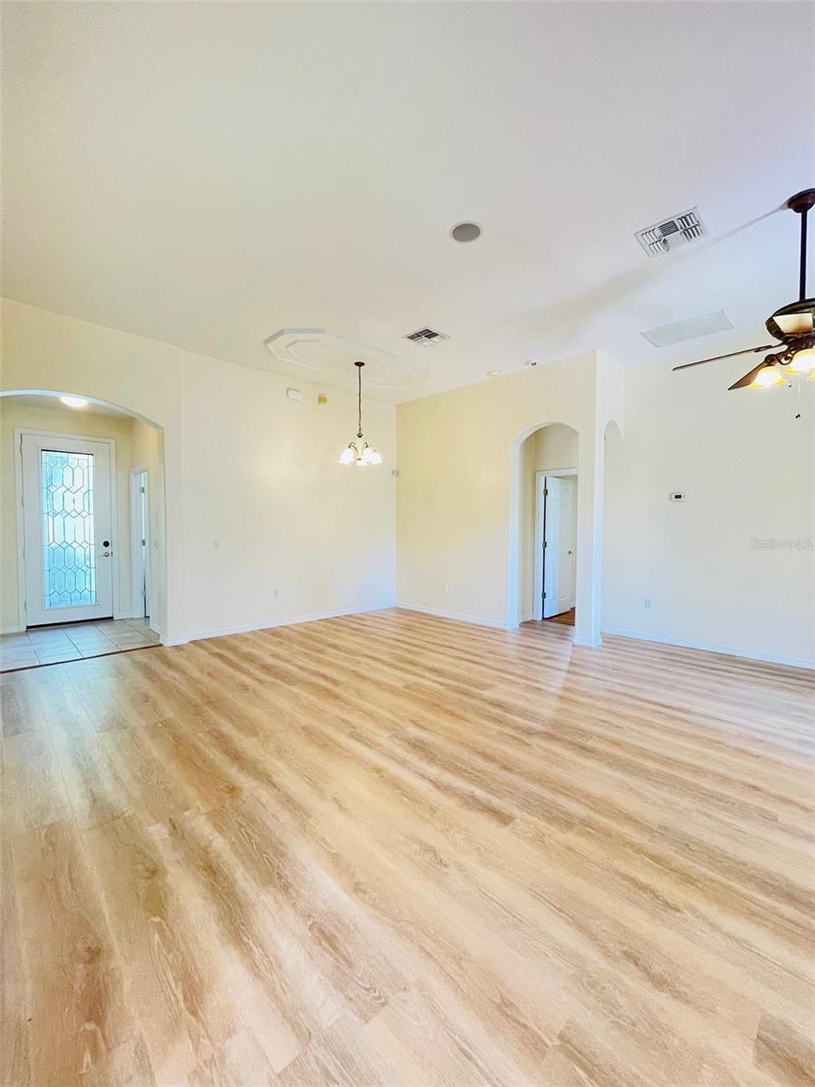 Image 7 of 30 For 935 Lascala Drive