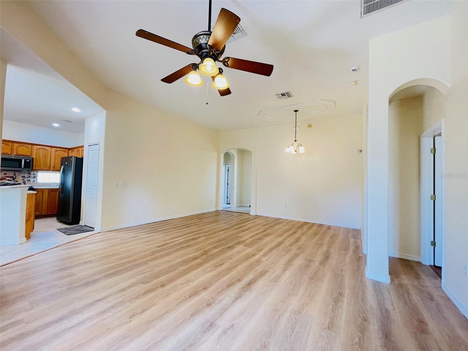 Image 8 of 30 For 935 Lascala Drive