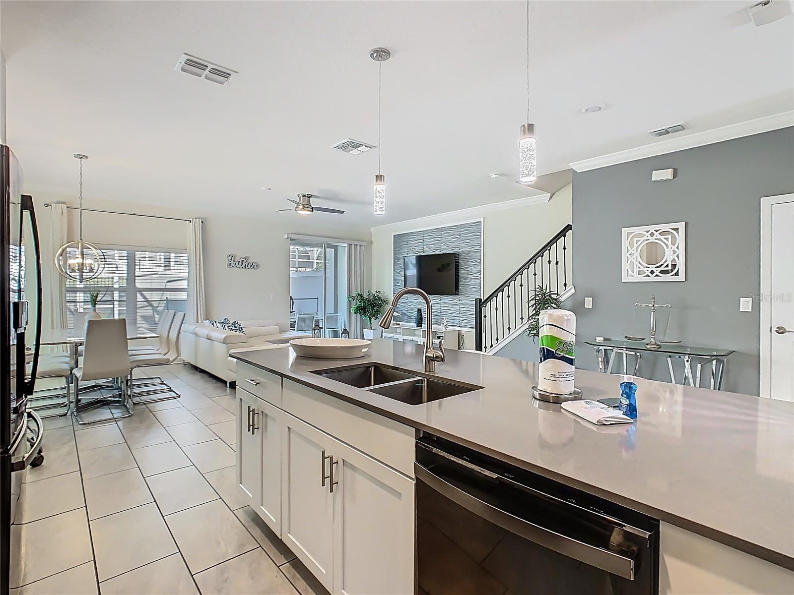 Image 3 of 39 For 1264 Challenge Drive 1264