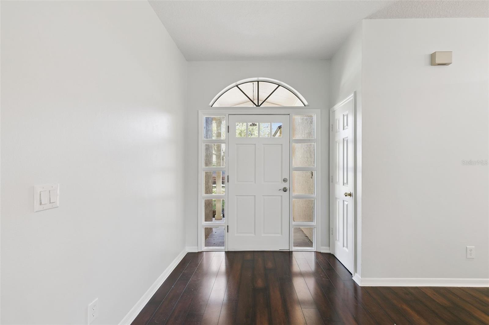 Image 6 of 27 For 1046 Whittier Circle