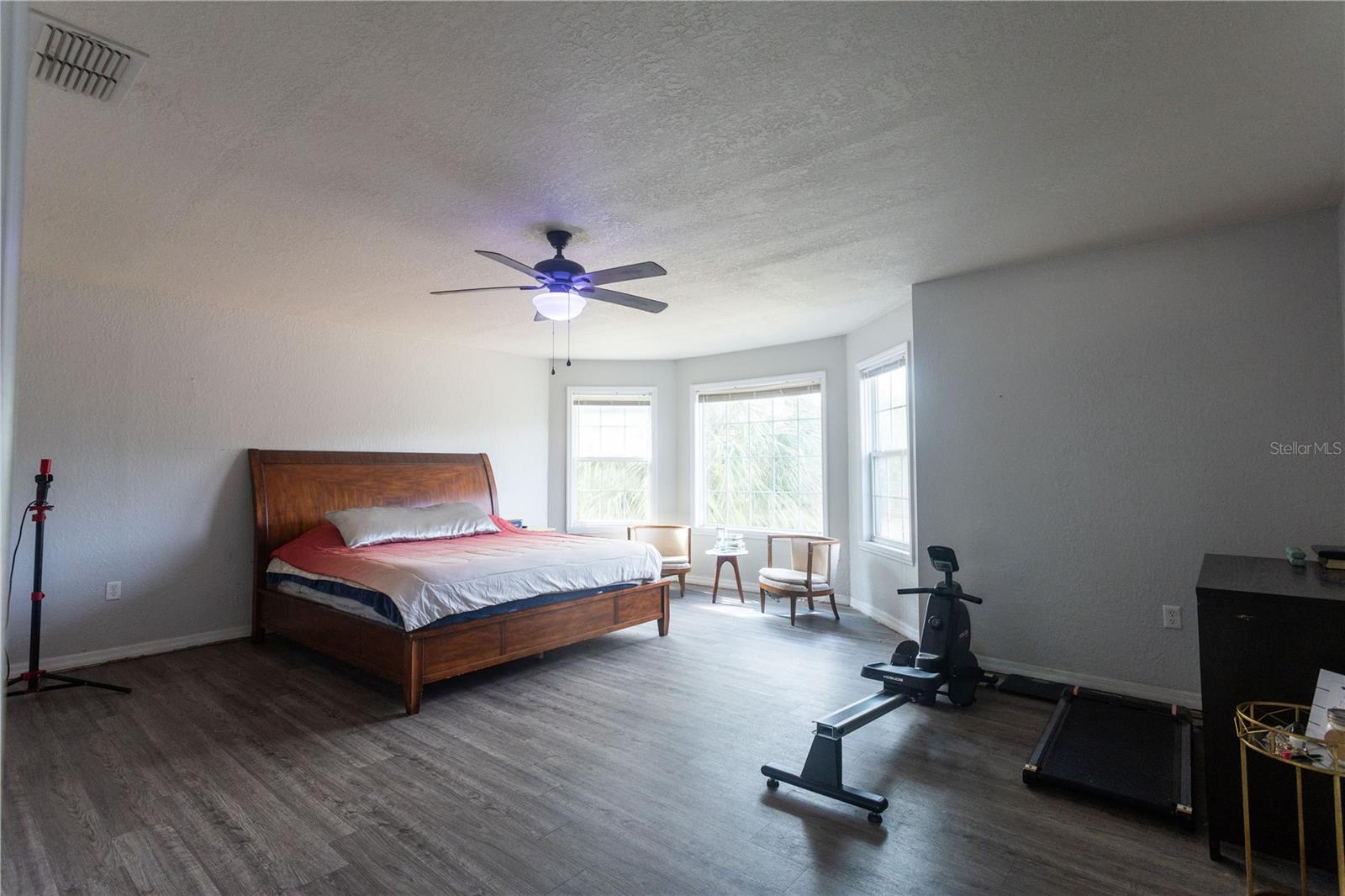 Image 41 of 63 For 1159 Valencia Heights Avenue