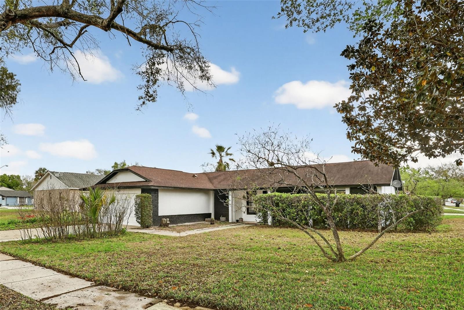 Image 2 of 39 For 9823 Balmoral Circle