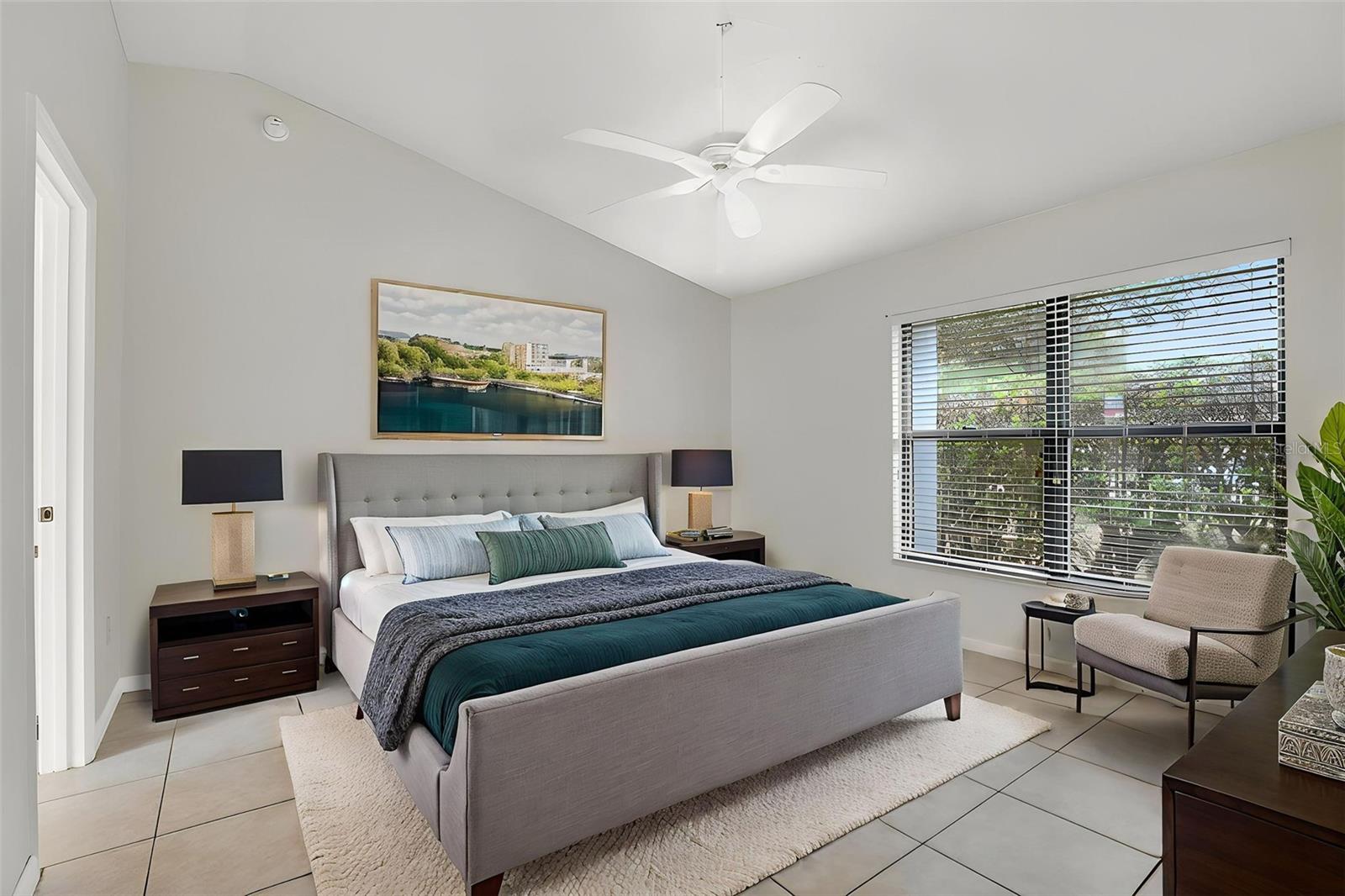 Image 20 of 39 For 9823 Balmoral Circle