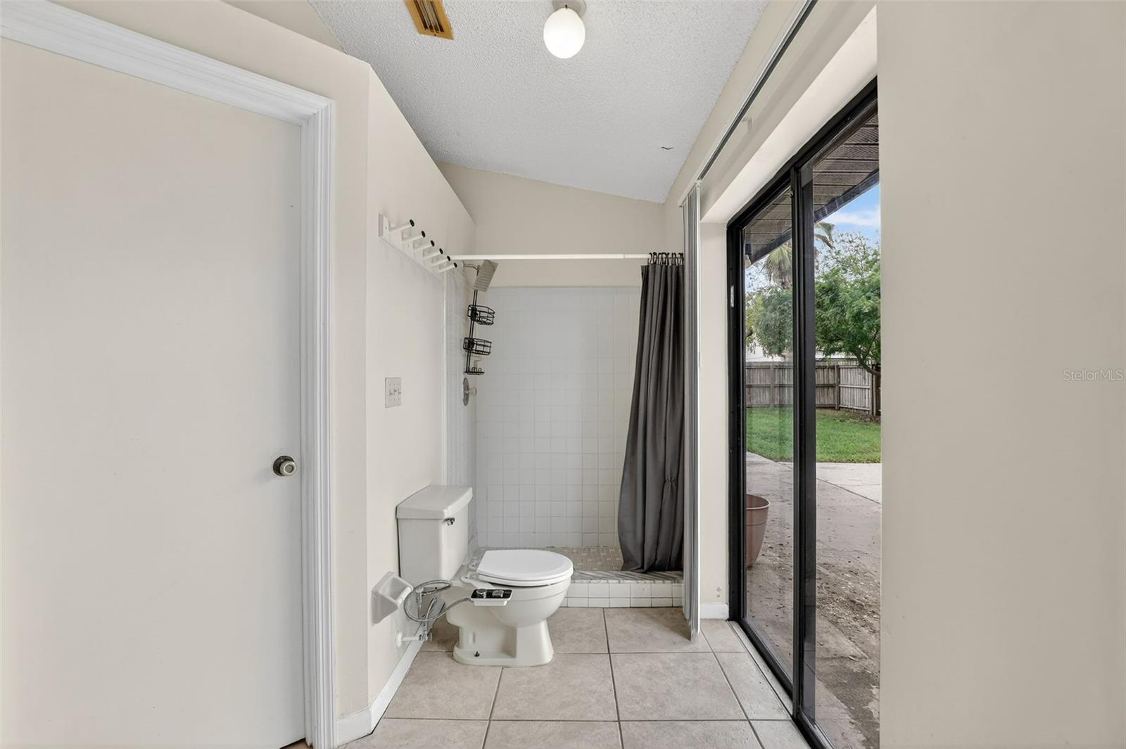 Image 24 of 39 For 9823 Balmoral Circle