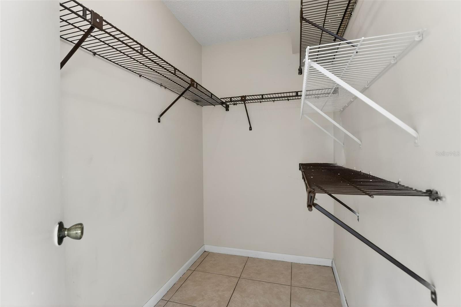 Image 25 of 39 For 9823 Balmoral Circle