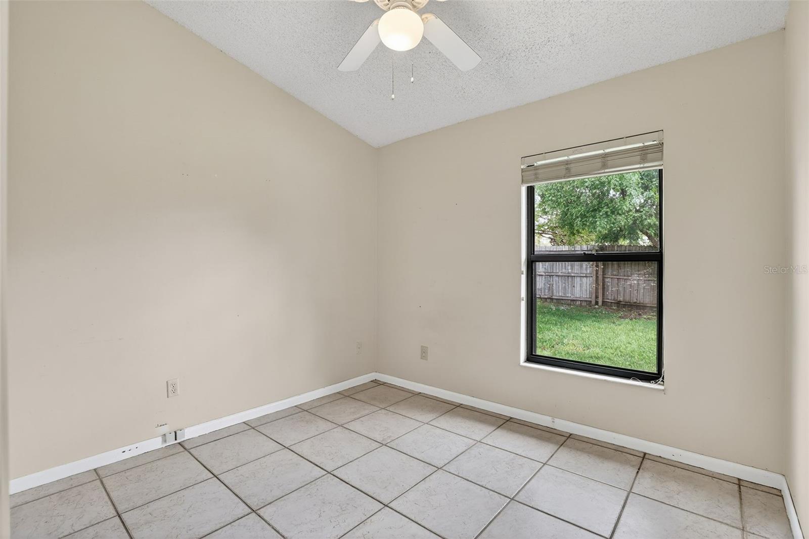 Image 26 of 39 For 9823 Balmoral Circle