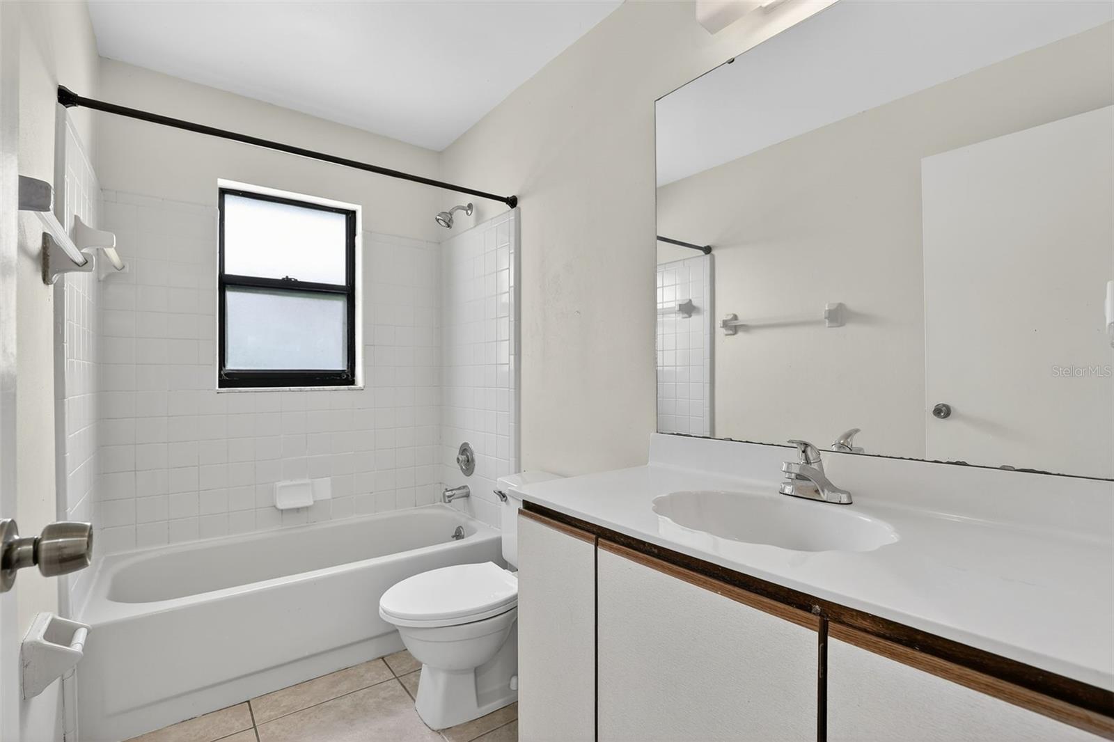 Image 27 of 39 For 9823 Balmoral Circle