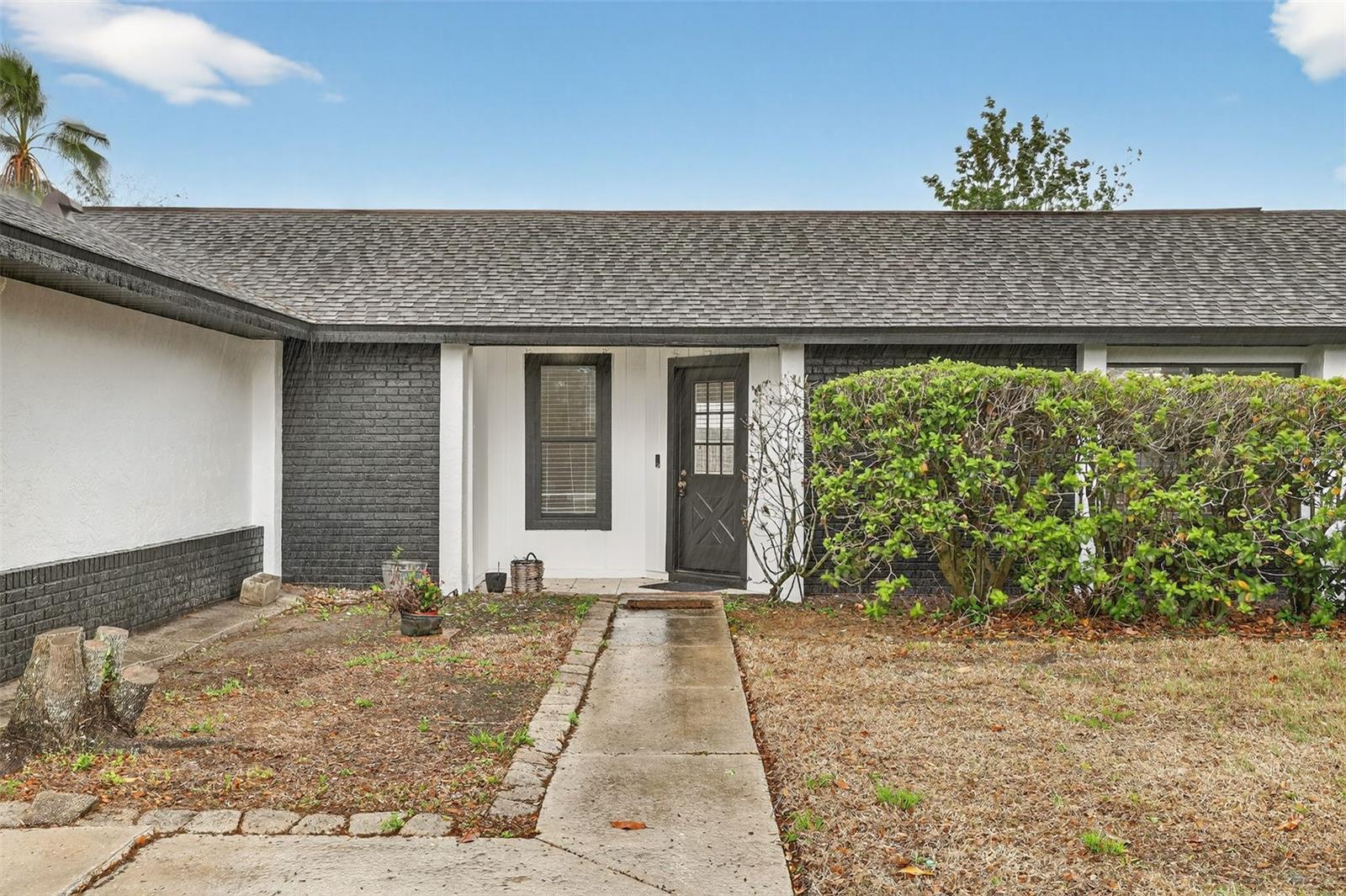 Image 5 of 39 For 9823 Balmoral Circle