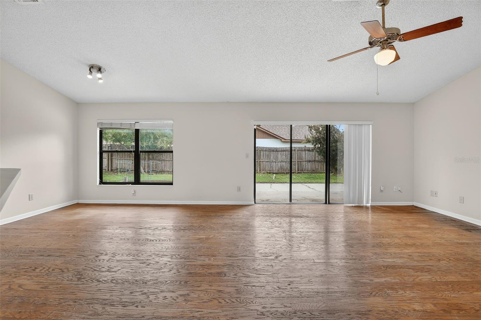 Image 8 of 39 For 9823 Balmoral Circle