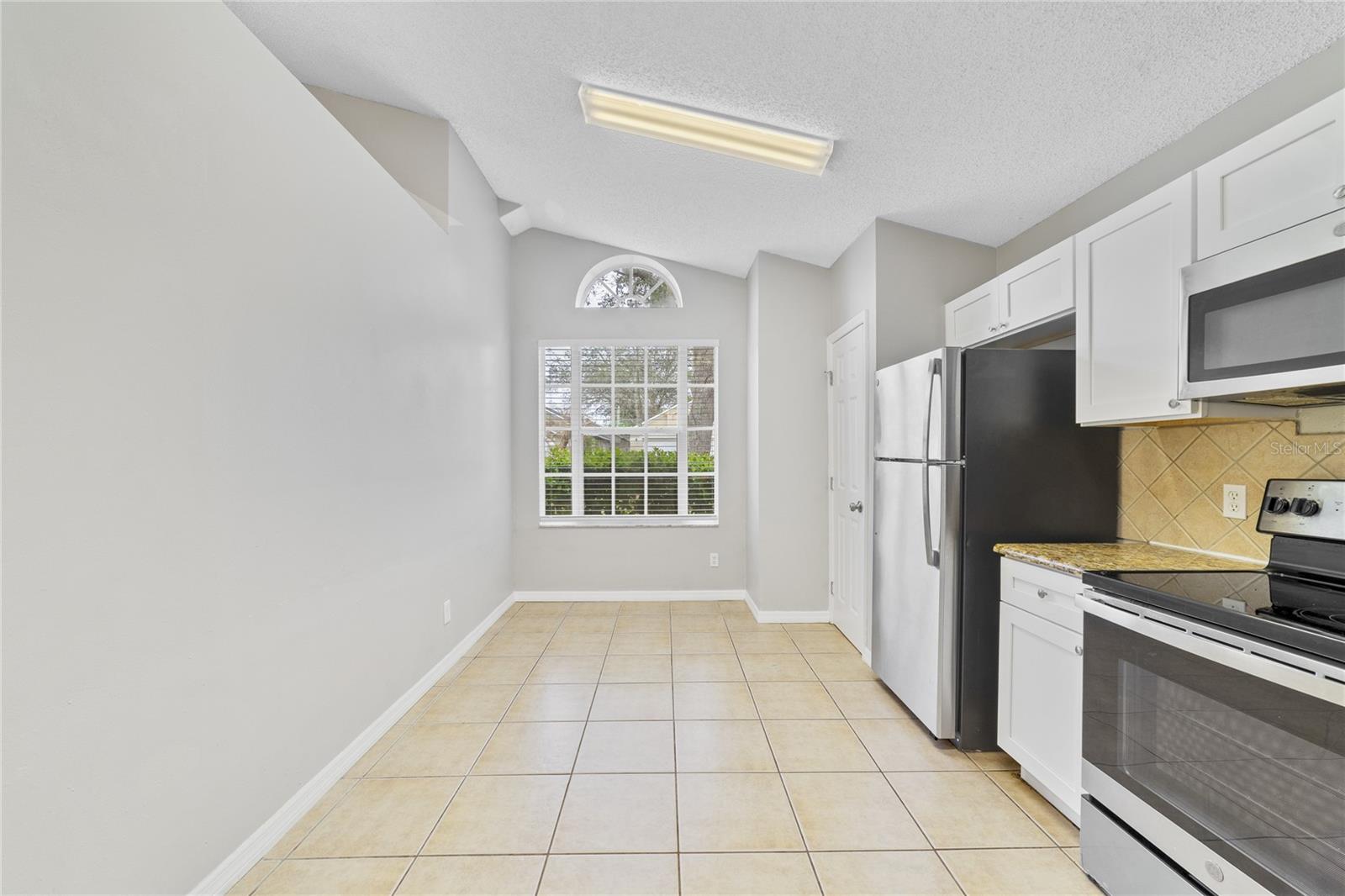 Listing photo id 2 for 4208 Boca Woods Drive